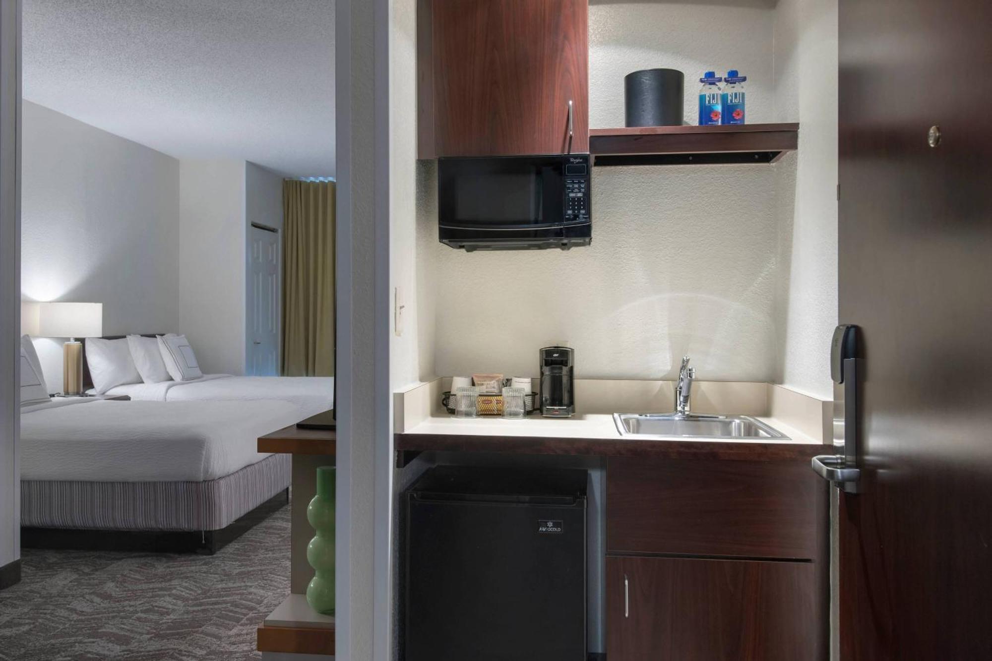 Springhill Suites Данбъри Екстериор снимка